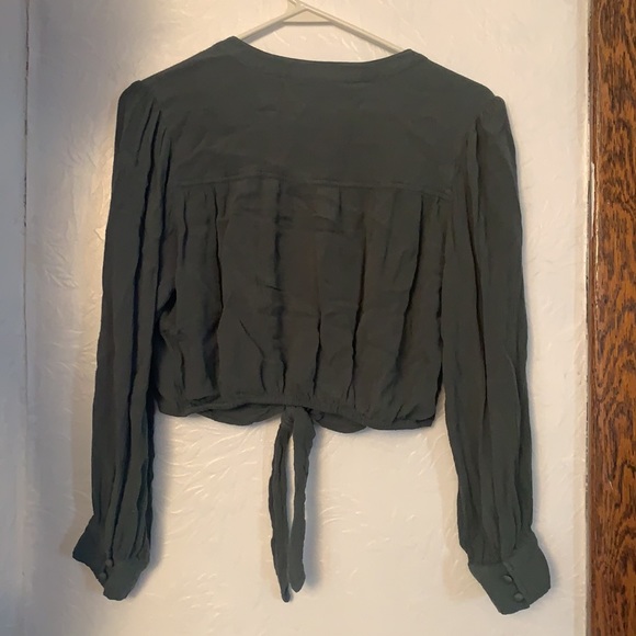 Cropped Blouse - Picture 3 of 3